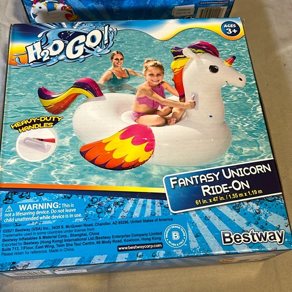 Pair of Pool Float Fantasy Unicorn Ride-on’s - NWT - Picture 3 of 3
